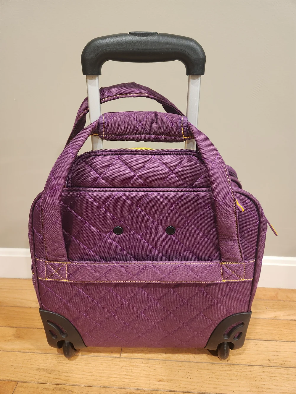 NWOT Delsey Quilted Rolling Carry-on - Picture 2 of 3